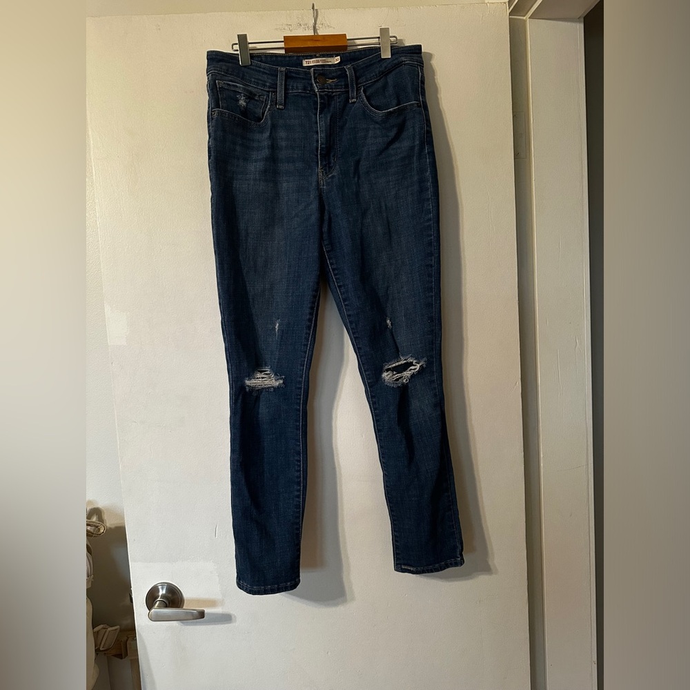 Levi High Rise Skinny Jeans